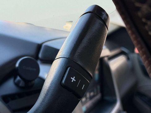 Used 2019 GMC Yukon XL SLT w/ Open Road Package AWD/4WD image 48