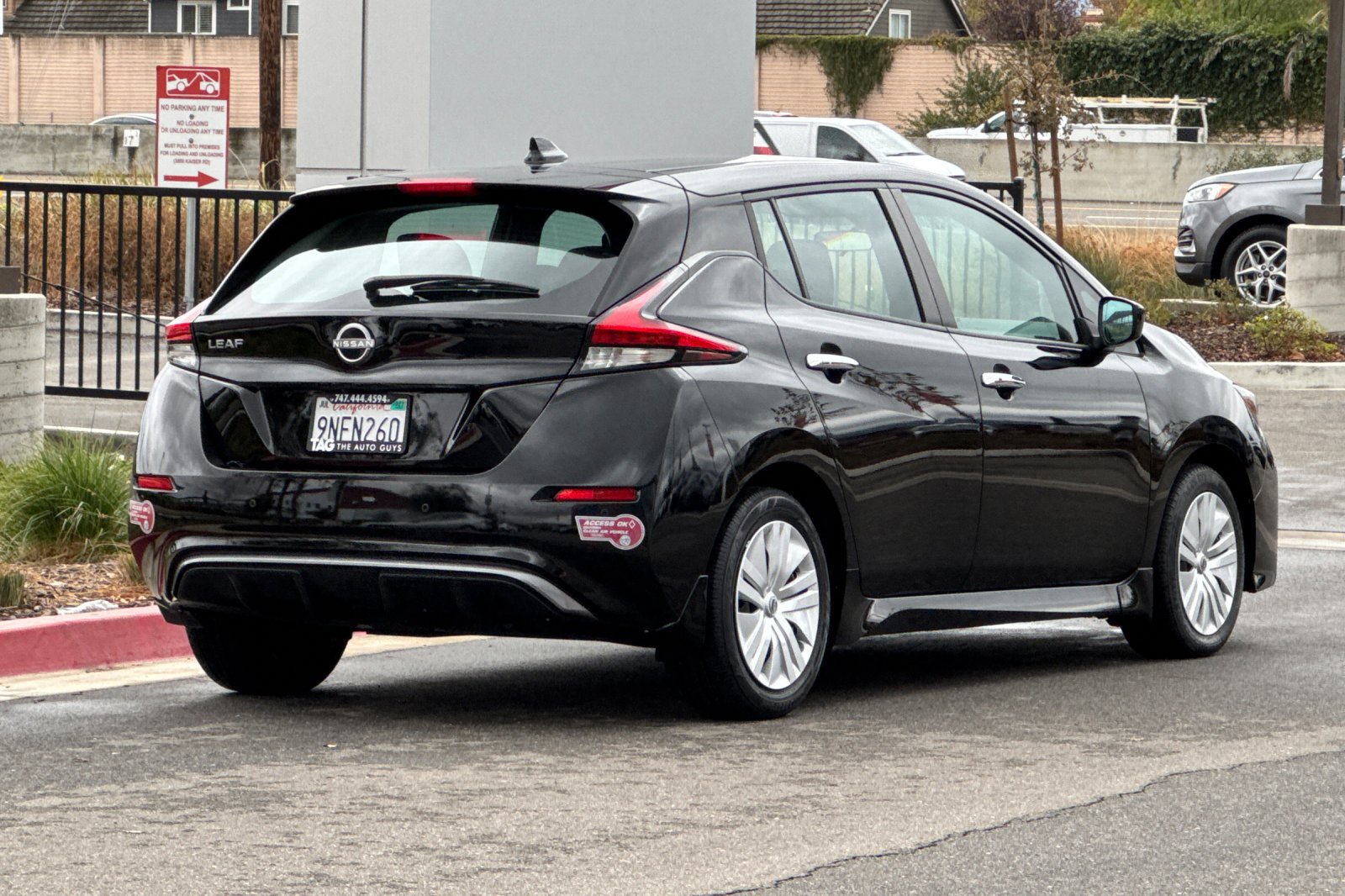 Used 2025 Nissan Leaf S FWD image 4