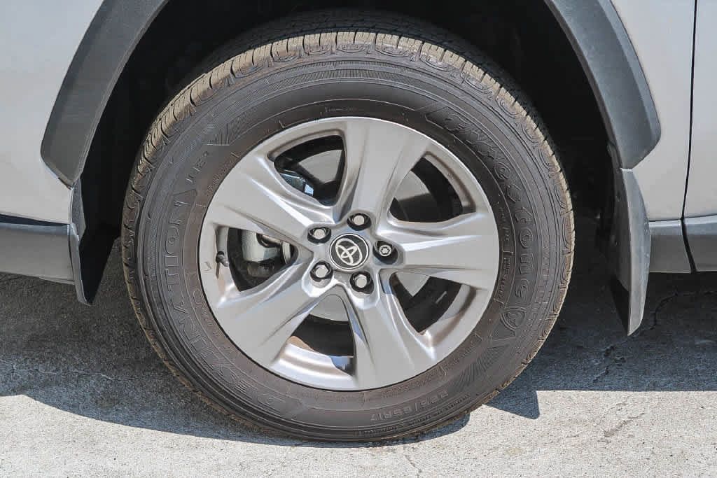Used 2024 Toyota RAV4 XLE w/ Convenience Package AWD/4WD image 9