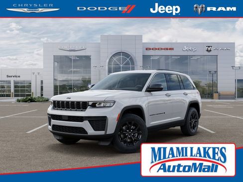 New 2026 Jeep Grand Cherokee Altitude RWD image 1