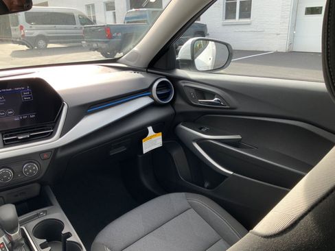 New 2026 Chevrolet Trax LS image 15