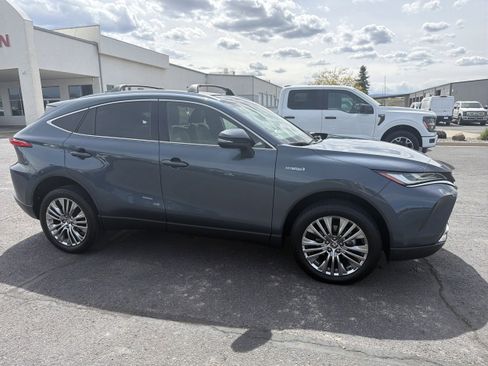 Used 2021 Toyota Venza Limited w/ Advanced Technology Package image 4