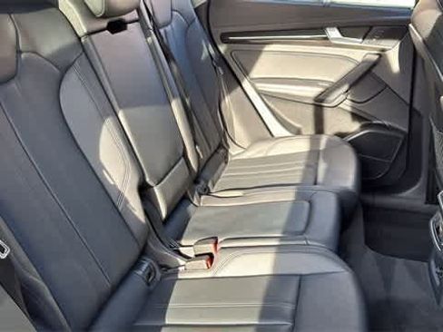 Used 2019 Audi Q5 Prestige w/ Prestige Package image 33