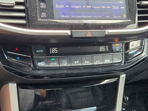 Used 2017 Honda Accord EX-L image 21