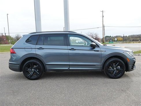 Certified 2024 Volkswagen Tiguan SE R-Line image 8