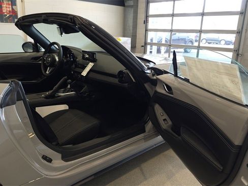 New 2025 MAZDA MX-5 Miata Club image 12