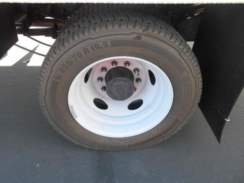 New 2022 Ford F550 4x4 Regular Cab Super Duty image 30