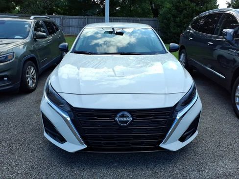 Used 2025 Nissan Altima 2.5 S FWD image 2