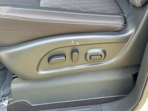 Used 2023 Nissan Titan SV w/ SV Convenience Package AWD/4WD image 19
