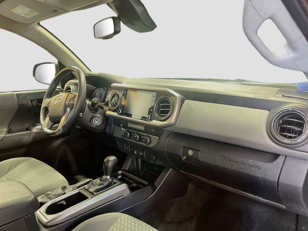 Used 2022 Toyota Tacoma SR5 RWD image 28