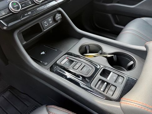 Used 2025 Honda Pilot TrailSport image 29