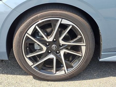 Used 2024 Nissan Sentra SR FWD image 8