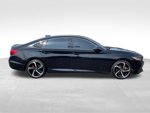 Used 2018 Honda Accord Sport image 8