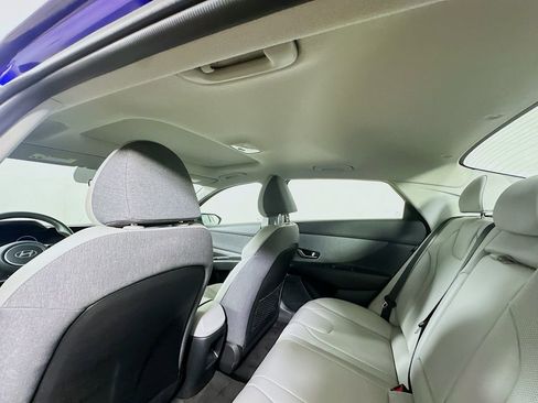 Used 2025 Hyundai Elantra Limited FWD image 13