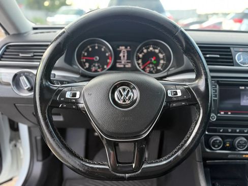 Used 2017 Volkswagen Passat 1.8T SE FWD image 25