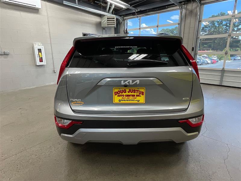 Used 2025 Kia Niro LX FWD image 4