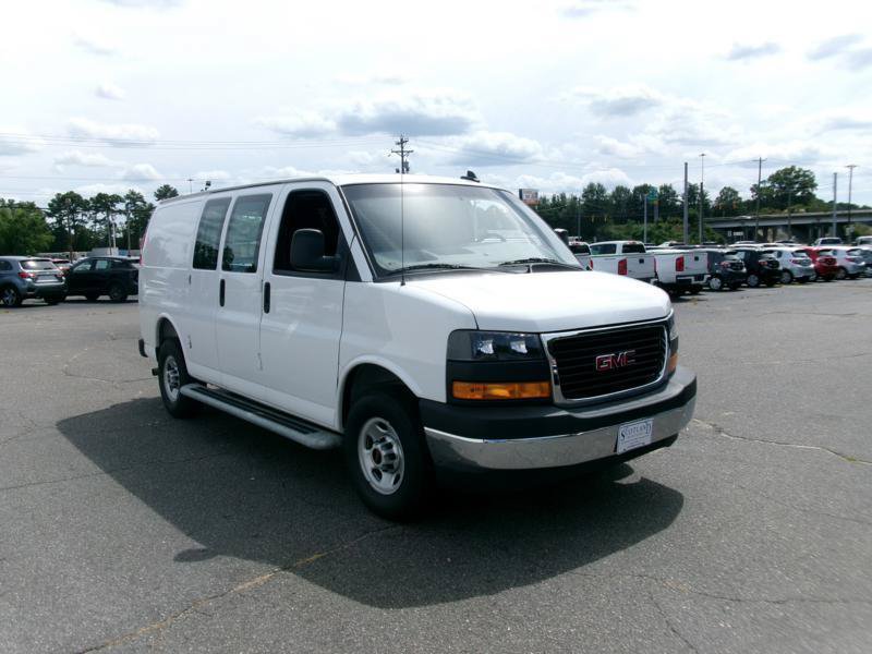 Used 2025 GMC Savana 2500 w/ Driver Convenience Package RWD image 4