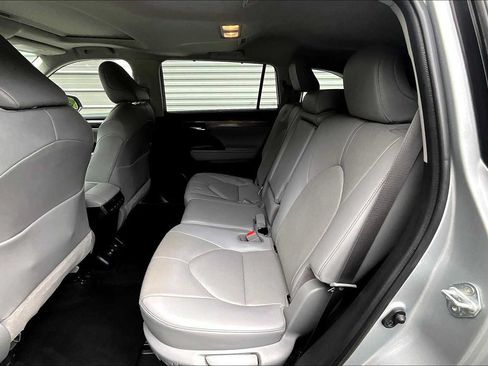 Used 2020 Toyota Highlander Limited AWD/4WD image 20