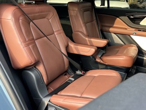 New 2026 Lincoln Aviator Reserve w/ Luxury Package AWD/4WD image 11