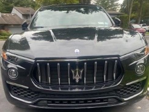 Used 2022 Maserati Levante GT image 11