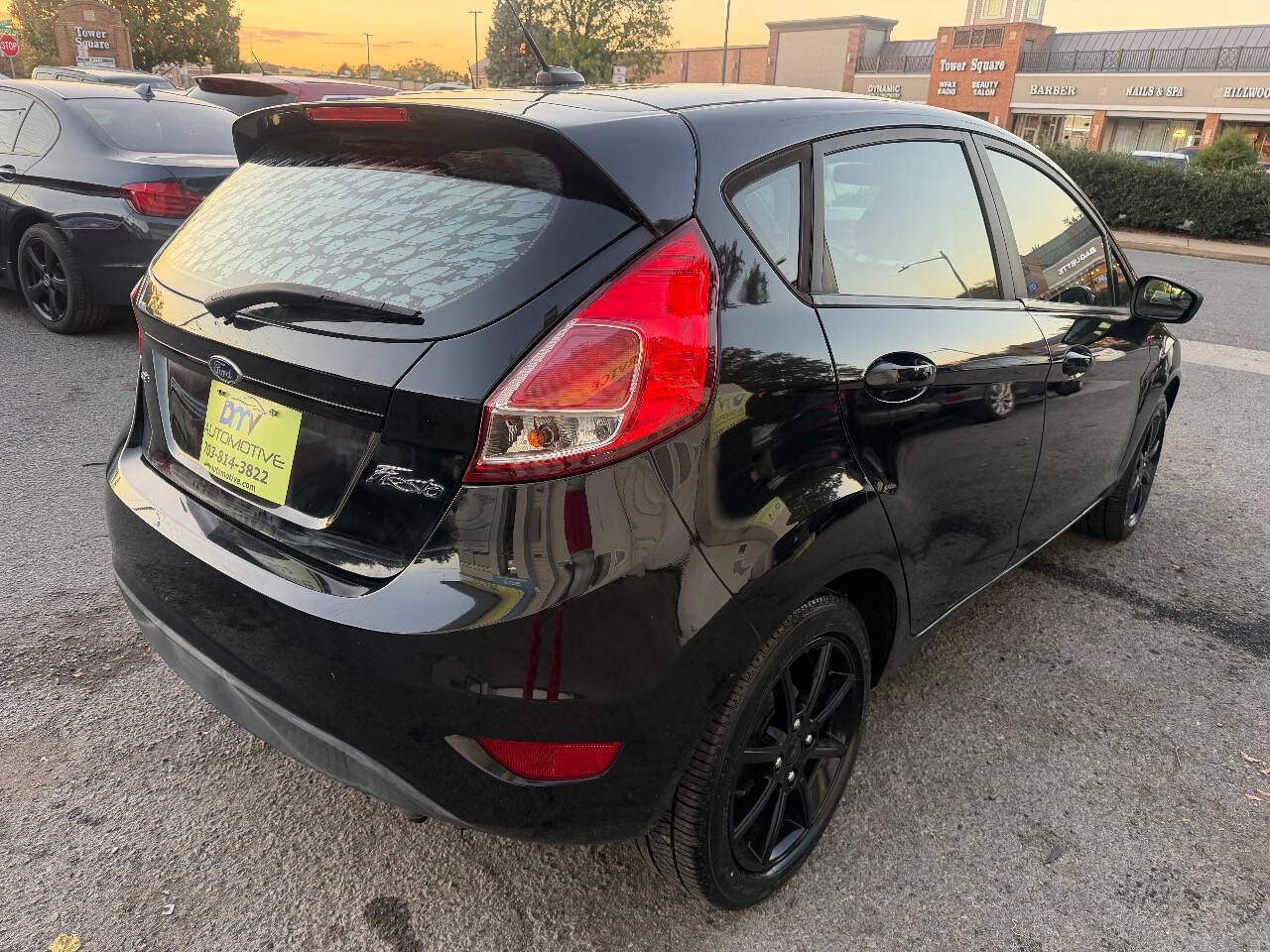 Used 2017 Ford Fiesta SE w/ Equipment Group 201A FWD image 6
