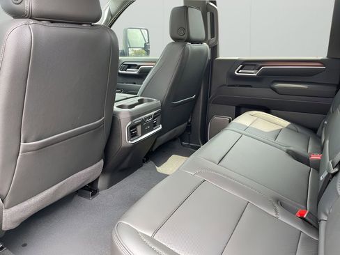 New 2025 GMC Sierra 2500 Denali w/ Denali Reserve Package image 19