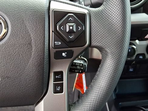 Certified 2021 Toyota Tacoma SR5 AWD/4WD image 23