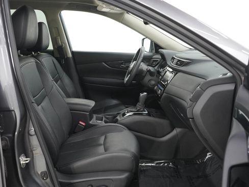 Used 2020 Nissan Rogue SL w/ Premium Package AWD/4WD image 12