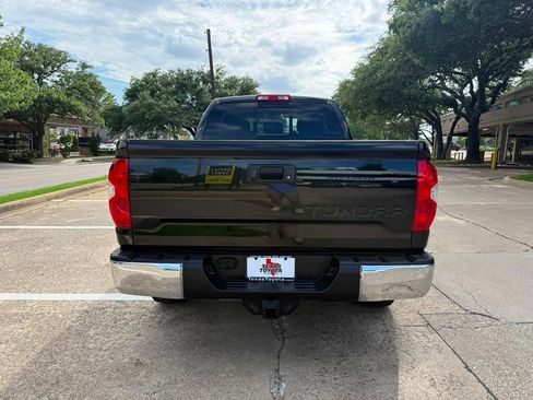Used 2016 Toyota Tundra SR5 w/ Tow Package RWD image 5