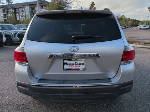 Used 2012 Toyota Highlander Limited w/ Tow Pkg FWD image 5