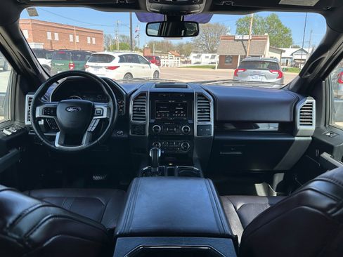 Used 2015 Ford F150 Platinum w/ Equipment Group 701A Luxury AWD/4WD image 8