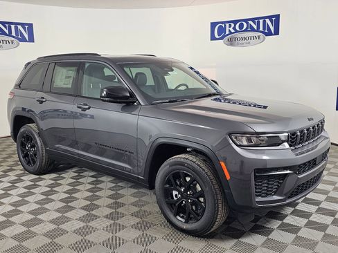 New 2026 Jeep Grand Cherokee Laredo image 7