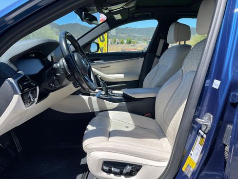 Used 2022 BMW 530e w/ Executive Package RWD image 15