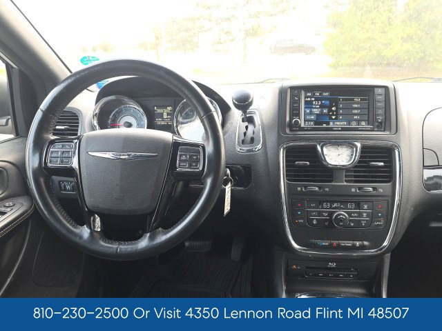 Used 2016 Chrysler Town & Country S w/ Driver Convenience Group FWD image 20