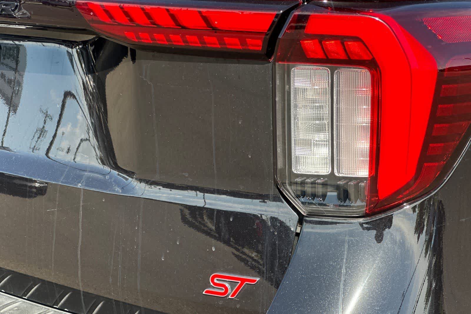Used 2025 Ford Explorer ST AWD/4WD image 33