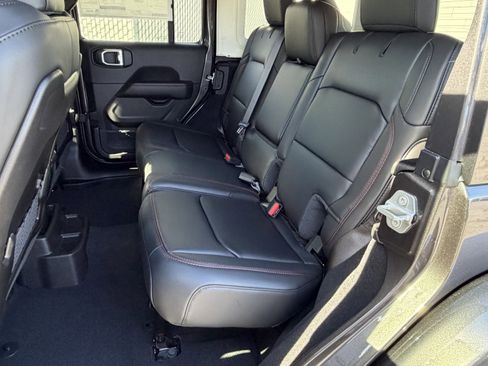 New 2026 Jeep Wrangler Unlimited Rubicon image 32