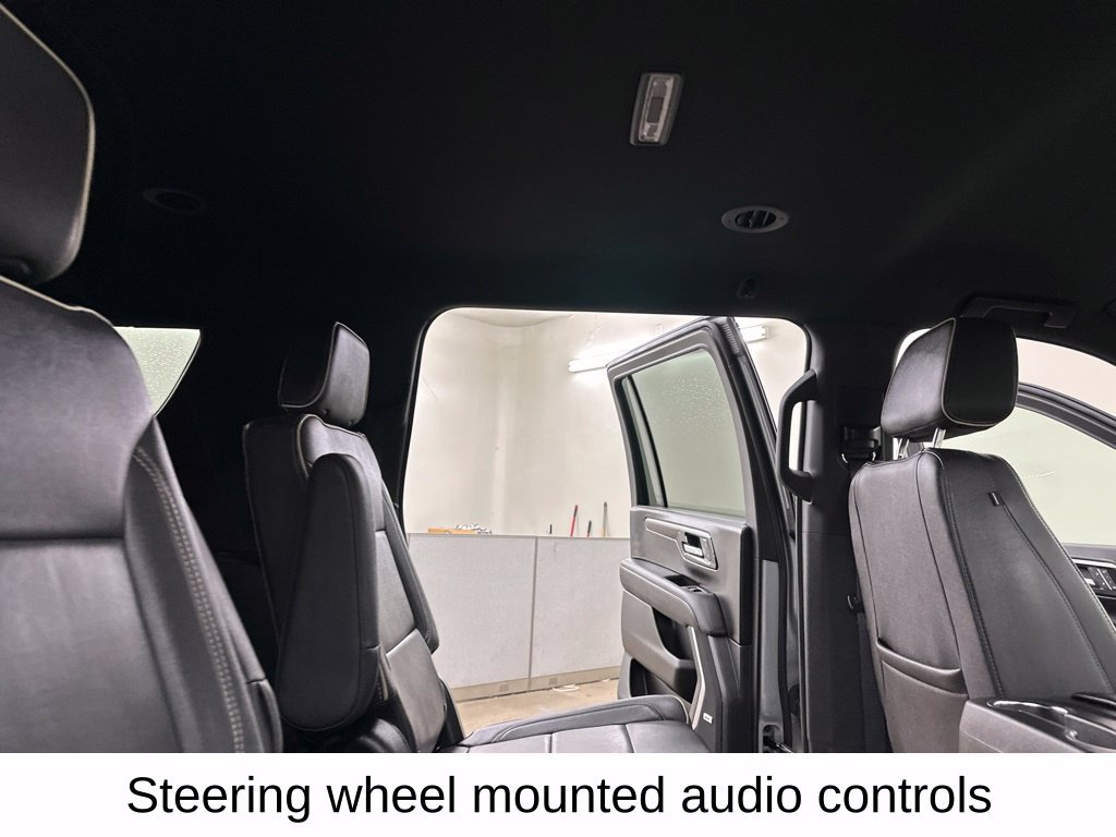 Used 2025 Chevrolet Suburban Premier AWD/4WD image 28