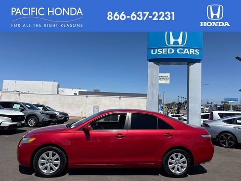 Used 2007 Toyota Camry XLE FWD image 1