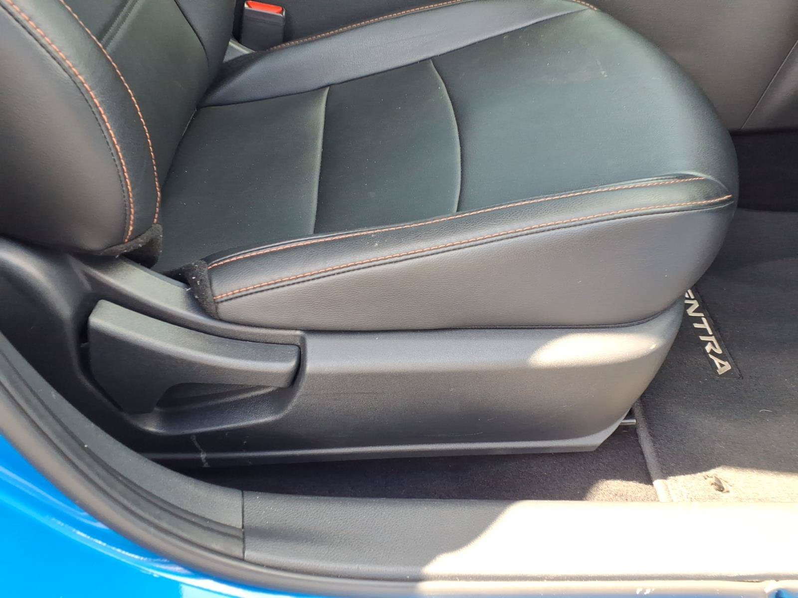 Used 2022 Nissan Sentra SR w/ SR Premium Package FWD image 12