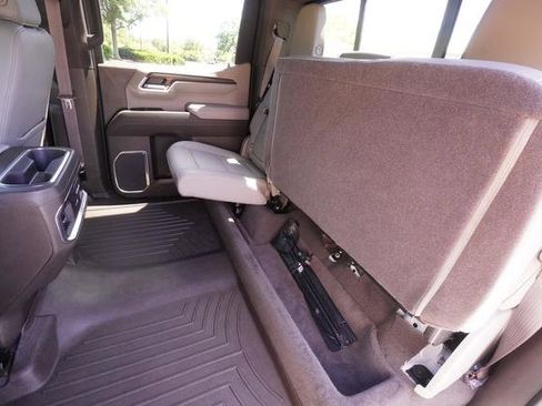 Used 2024 GMC Sierra 1500 SLT w/ SLT Premium Plus Package AWD/4WD image 32
