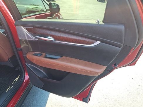 Used 2025 Cadillac XT5 Sportv image 15