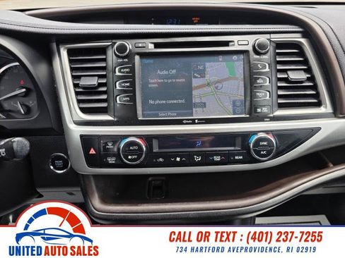 Used 2015 Toyota Highlander XLE AWD/4WD image 16