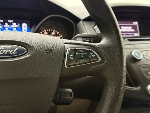 Used 2015 Ford Focus SE image 23