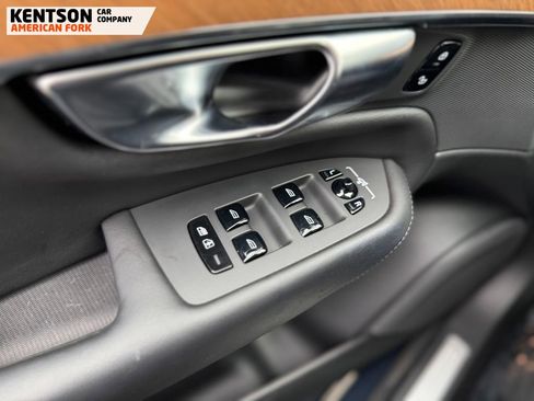 Used 2025 Volvo XC90 B6 Plus image 23