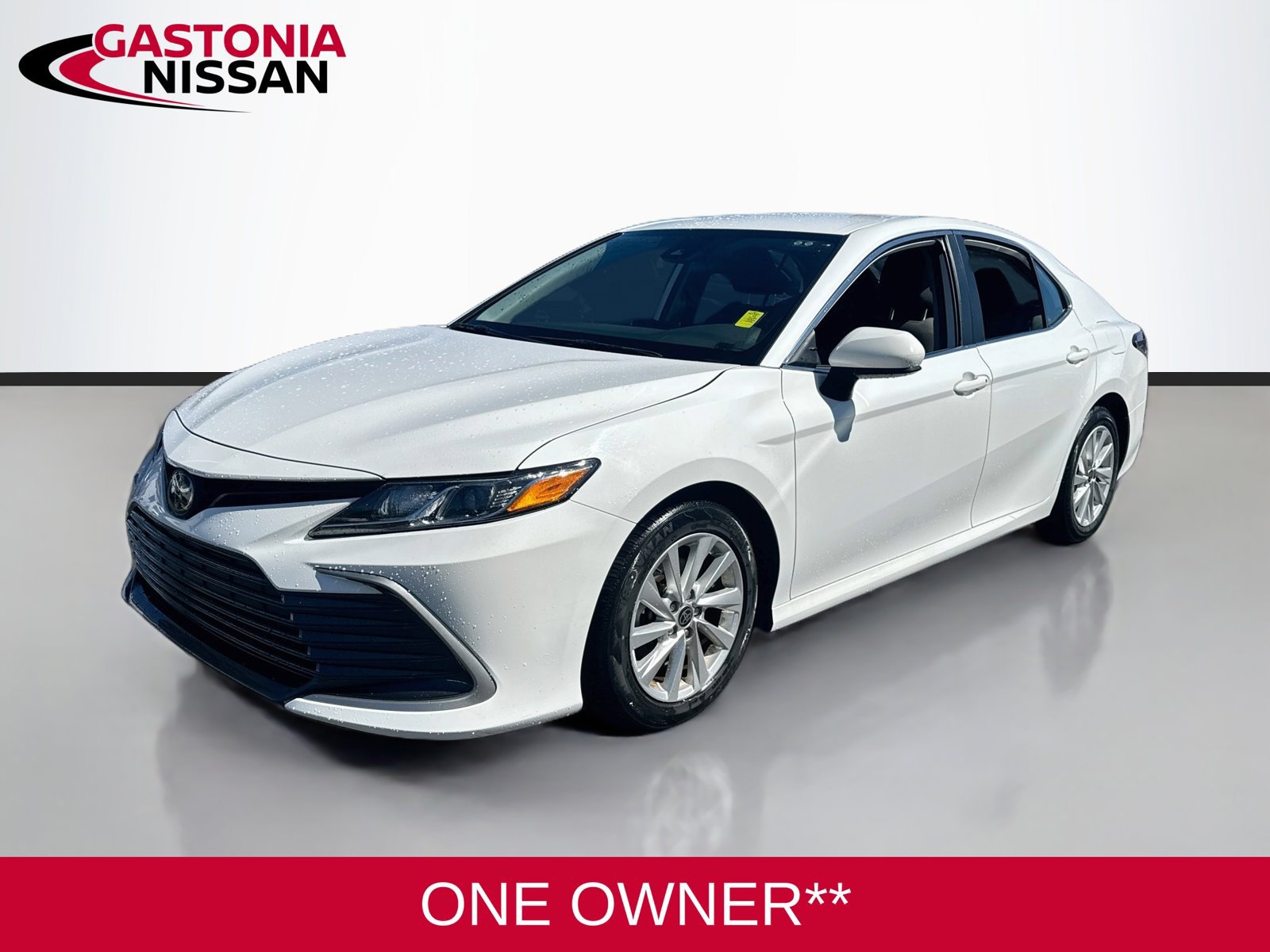 Used 2023 Toyota Camry LE FWD image 3