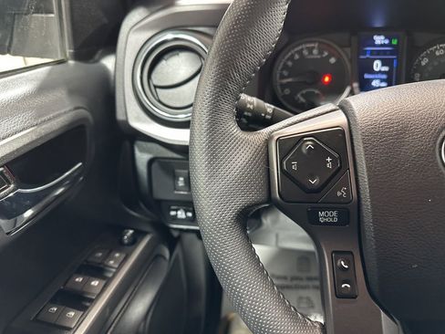 Used 2023 Toyota Tacoma TRD Off-Road w/ Technology Package AWD/4WD image 26