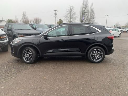 New 2025 Ford Escape SE w/ Class II Trailer Tow Package image 8