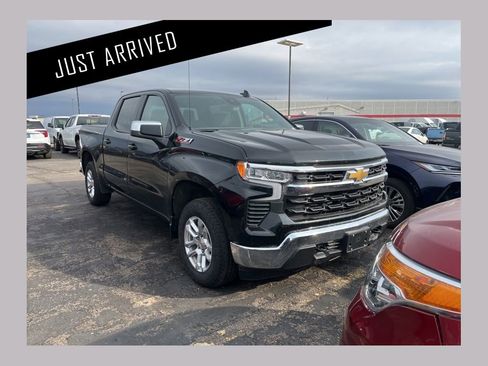 Used 2024 Chevrolet Silverado 1500 LT image 1