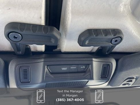 New 2025 Jeep Gladiator Sport image 28