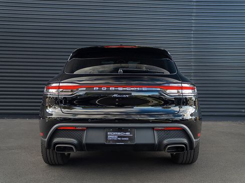 Used 2025 Porsche Macan image 29